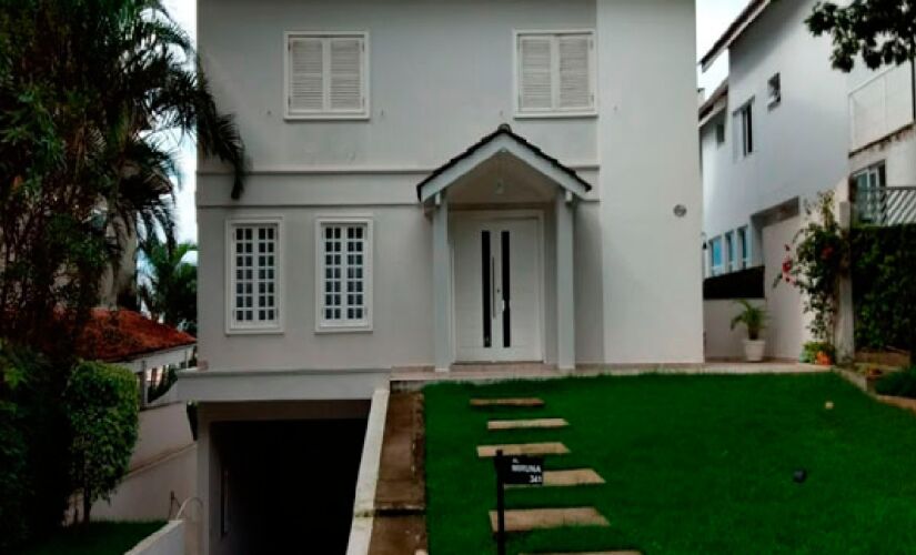 Entre os imóveis está uma casa de 420 m&#xB2;, em Alphaville