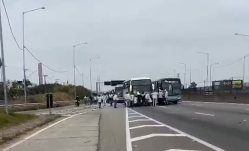 Torcedores do Palmeiras foram alvo de uma tentativa de emboscada neste domingo em Guarulhos, na Grande São Paulo