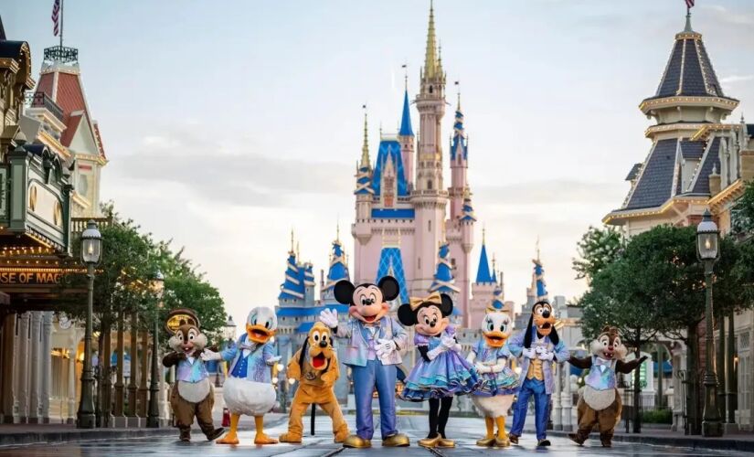 Um documentário, produzido pela Disney no ano de 1958, chamado de White Wilderness (Inferno Branco), causou polêmica após investigações