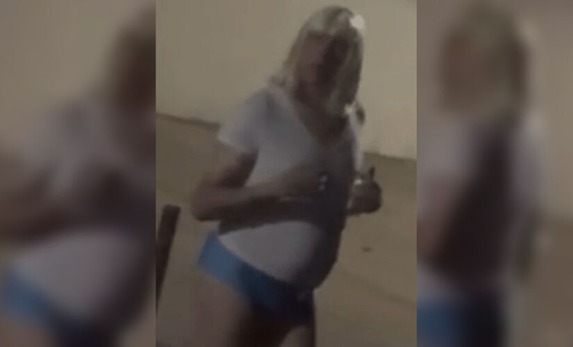 Pastor foi flagrado de peruca loira e calcinha azul