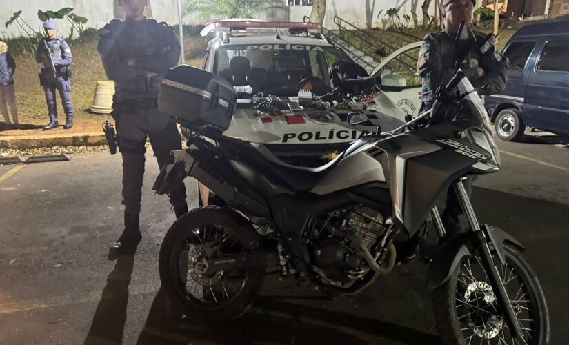 Durante a ação, a equipe localizou uma motocicleta com chassi adulterado