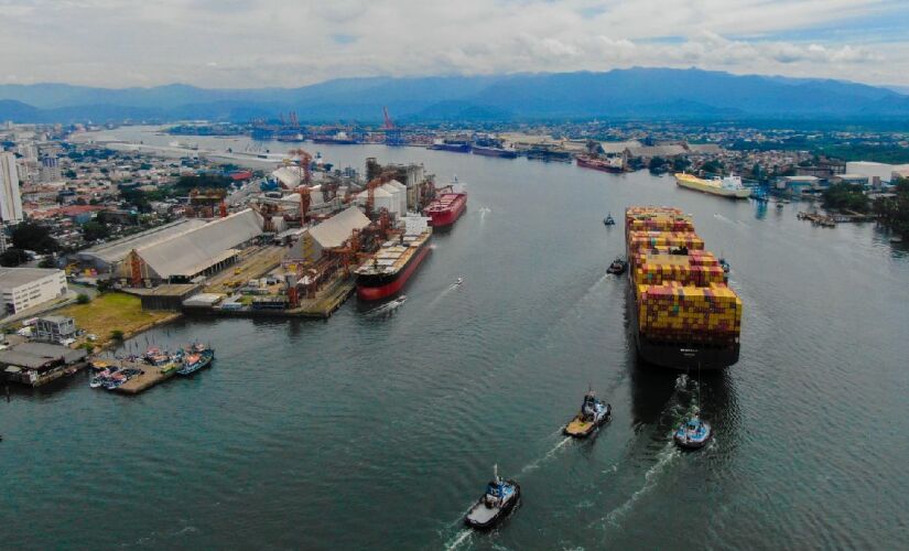 Terminal já soma 3,3 milhões de TEU, alta de 7,9% nos primeiros sete meses de 2025