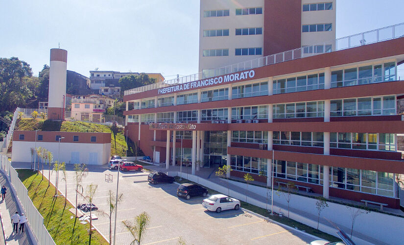 Concurso oferece salários de até R$ 7,3 mil para cargos na educação