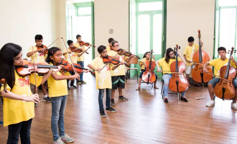 Metodologia pedagógica do Guri é baseada no aprendizado coletivo, valorizando a experiência musical em grupo