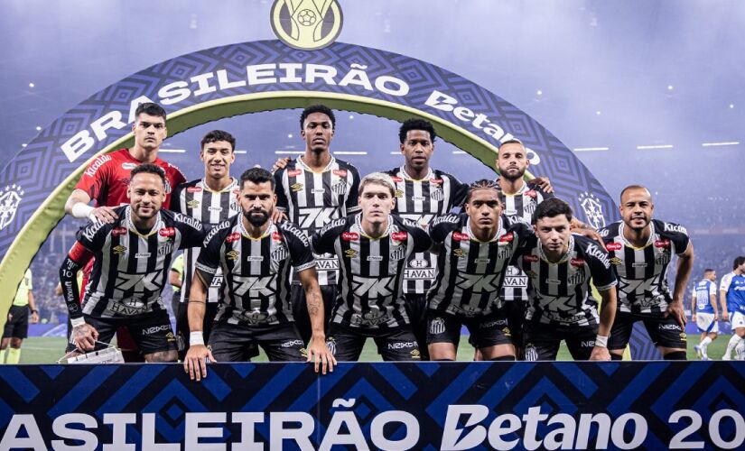 Santos e Vasco se enfrentam, neste domingo, no Brasileirão Série A