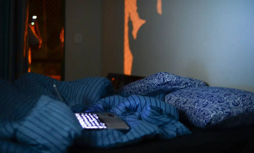 Sleepmaxxing: a perigosa moda do sono perfeito nas redes