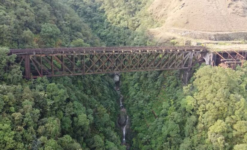 A travessia do Funicular foi inaugurada em 1867, e ligava a cidade de Jundiaí até Santos.