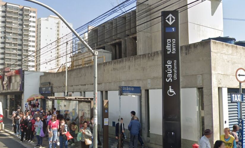 Estação de metrô com naming rights da empresa Ultrafarma