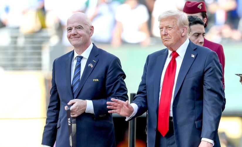 Donald Trump ao lado presidente da FIFA, Gianni Infantino