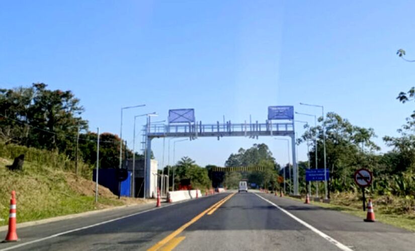 Modelo de pedágio que será implementado prevê a isenção permanente para motociclistas e uma tarifa proporcional à distância percorrida