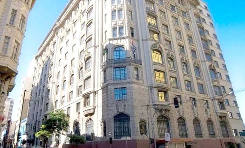 Concurso oferece 15 vagas imediatas e cadastro reserva para analista de promotoria em cinco macrorregiões do estado