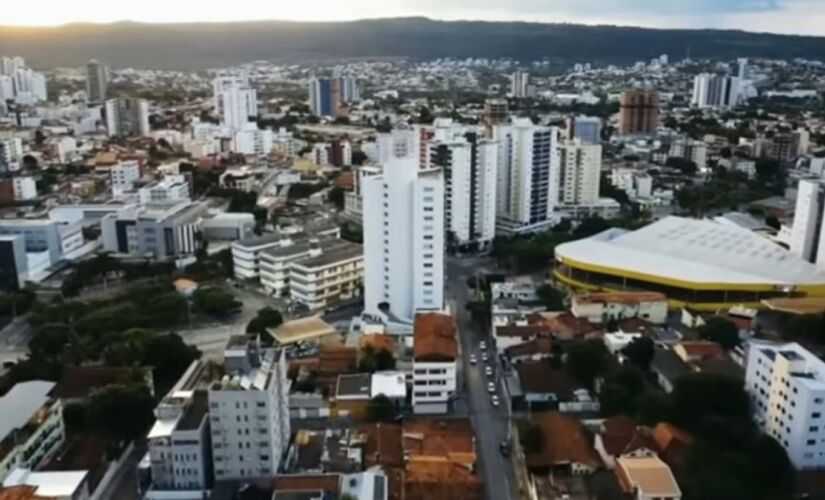 É a maior cidade do norte de Minas