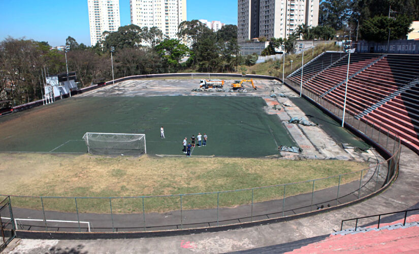 Prefeitura de Taboão da Serra iniciou a reforma do estádio Municipal José Ferez
