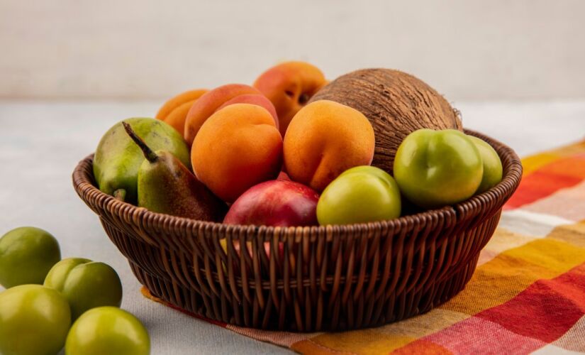 Rico em bromelaína, a fruta auxilia na digestão e combate inflamações