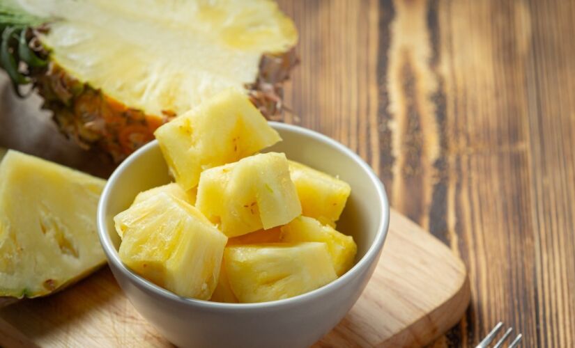 Descubra os seis grupos de pessoas que devem evitar o consumo da fruta tropical