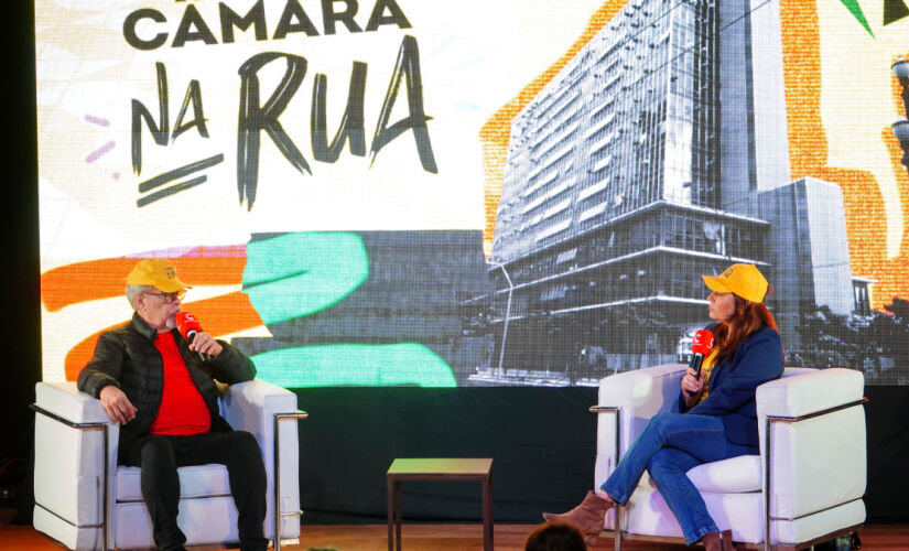 Esta é a sexta edição do projeto, que percorre todas as regiões da Capital levando uma feira interativa e também a tribuna popular