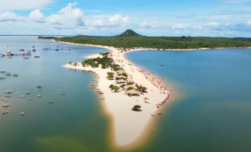 O jornal britânico The Guardian classificou Alter do Chão como a praia mais bonita do Brasil