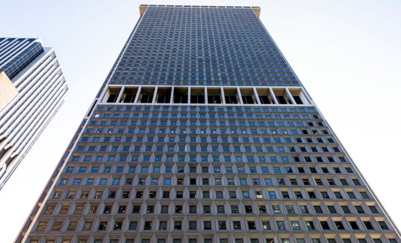 Prédio que mais parece uma cidade faz parte de projeto ambicioso do governo saudita
