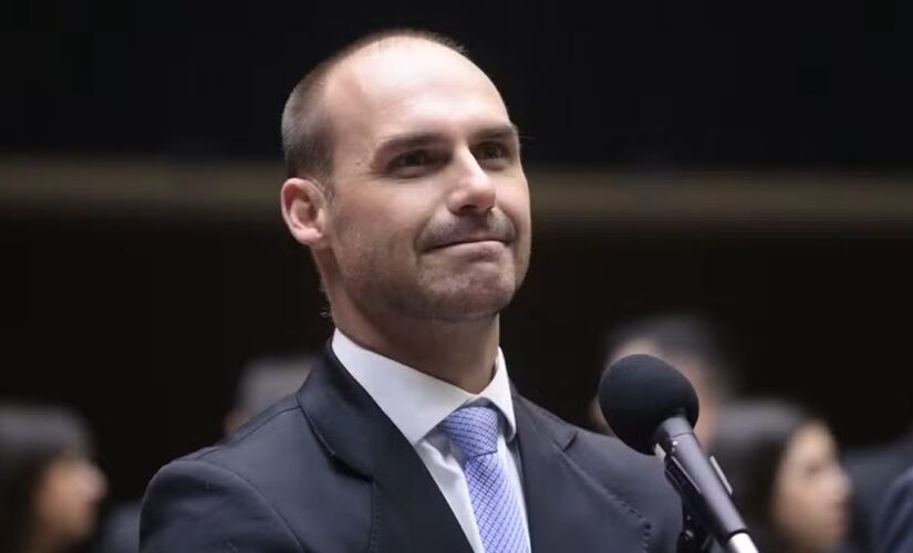 Eduardo Bolsonaro estimula abertamente a imposição de tarifas contra o Brasil pelo governo norte-americano