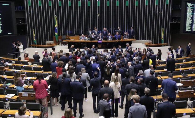 Placar foi de 311 votos favoráveis, 163 contrários e 7 abstenções