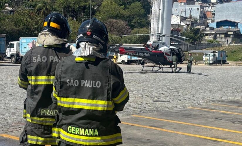 Criança caiu de uma laje de aproximadamente 9 metros de altura nesta segunda-feira e foi socorrida pelo Corpo de Bombeiros 