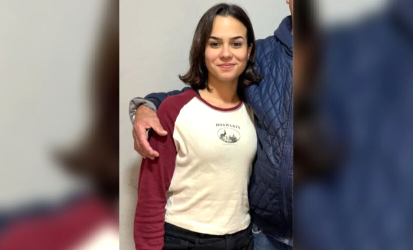 Adrielly estava caída em via pública, com calça jeans marrom, moletom preto e tênis