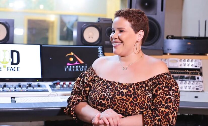 A voz potente e a semelhança com o timbre da eterna Marília Mendonça chamaram a atenção do público