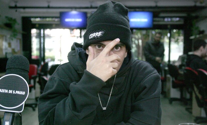 O rapper Mema Fita, do grupo Beco, em entrevista à Gazeta