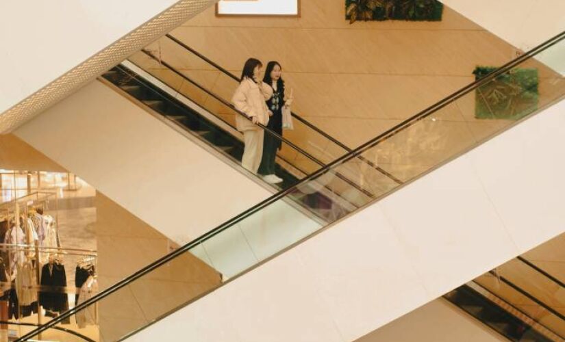 Shoppings na França revelam a crise do consumo tradicional