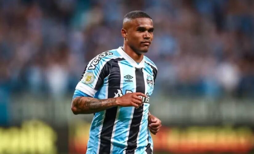 Douglas Costa iniciou como jogador de futebol no Grêmio