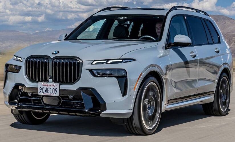 Associado à tecnologia híbrida leve, o SUV tem 381 cavalos de potência e 55,09 kgfm de torque