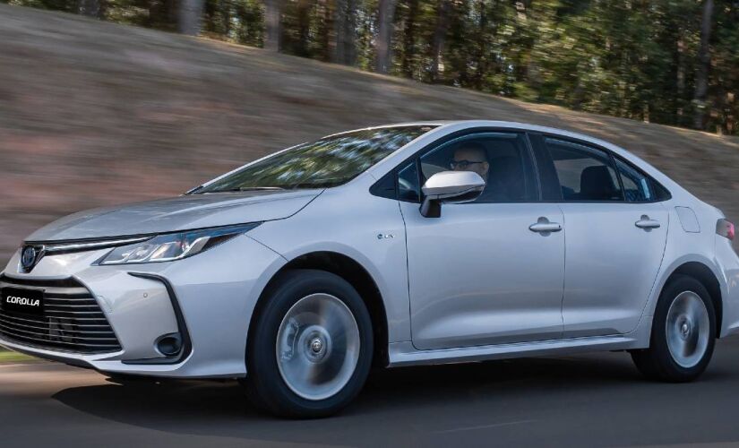 Com a tecnologia, a nova variante GLi Hybrid tem potência combinada de 122 cavalos