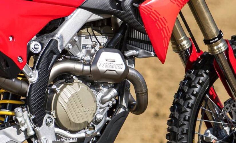 Acessórios podem deixá-la parecida com motos de competição