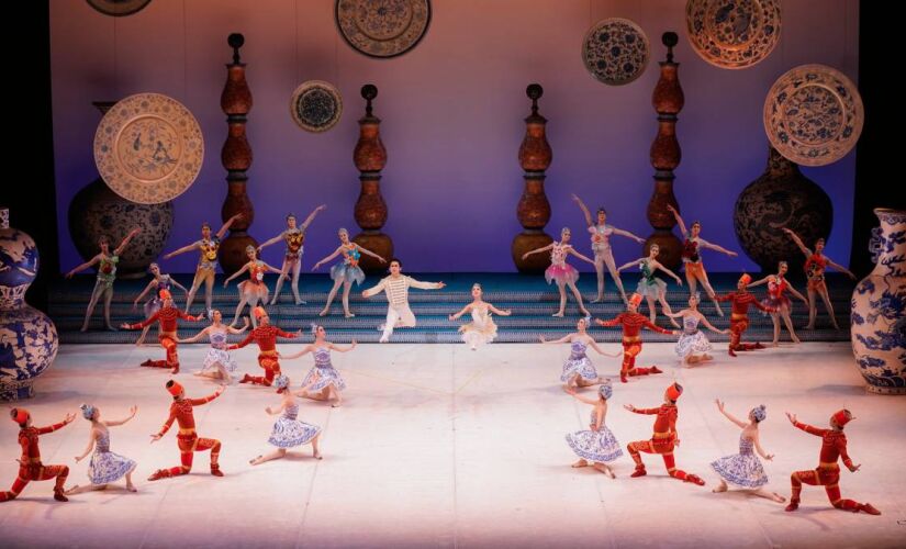'GuoNian', versão chinesa do clássico 'O Quebra-Nozes', é um espetáculo em dois atos