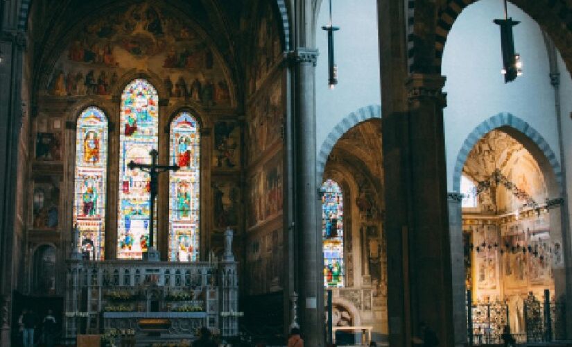 Localizada na região do Campo das Vertentes, a cidade de Santa Cruz de Minas tem a economia local fortemente ligada ao setor de prestação de serviços