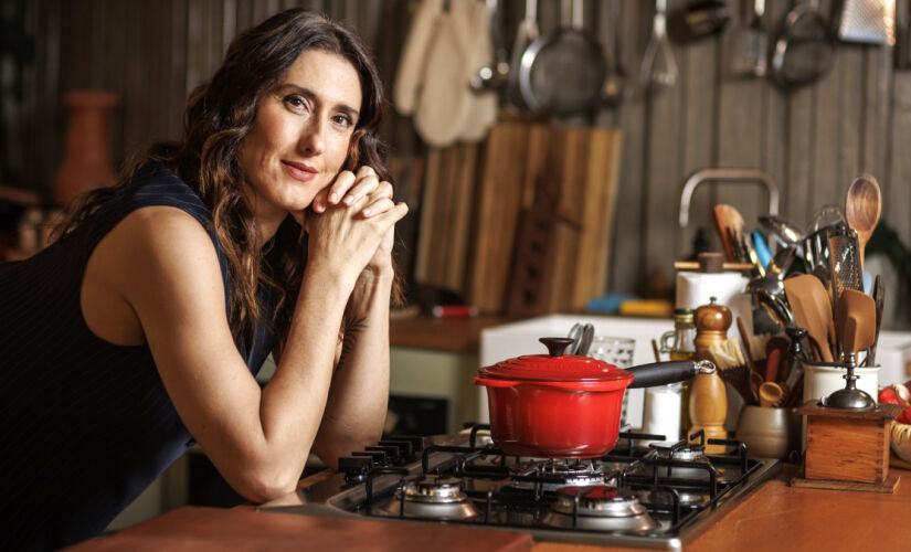 Reality promete misturar gastronomia, investigação e humor em uma competição culinária com muito mistério
