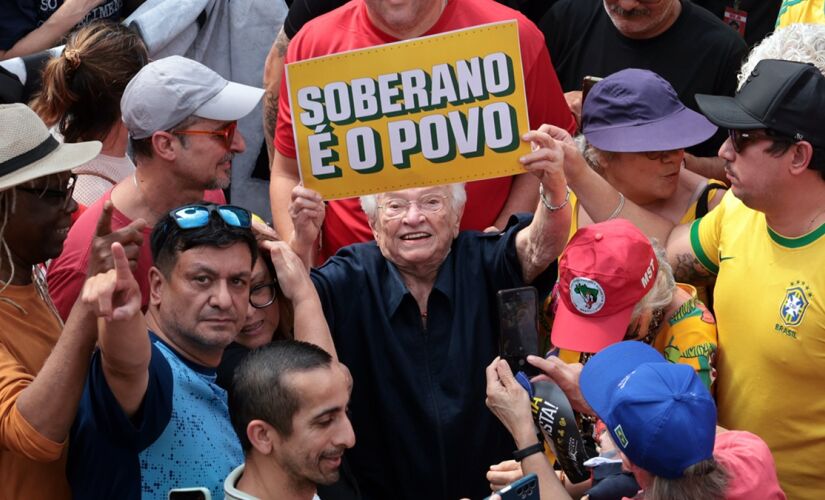 Luiza Erundina, do PSOL-SP, foi uma das deputadas a votar contra a PEC da Blindagem