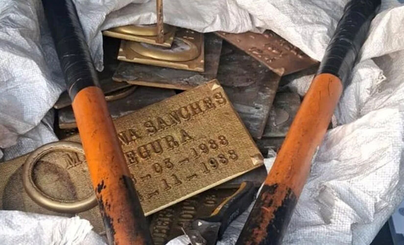 Mulher que roubava placas de túmulos foi presa em São Bernardo do Campo