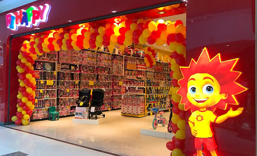 Nas lojas Ri Happy e PBKids, os clientes podem escolher entre chaveiros da Barbie e outros clássicos da Mattel