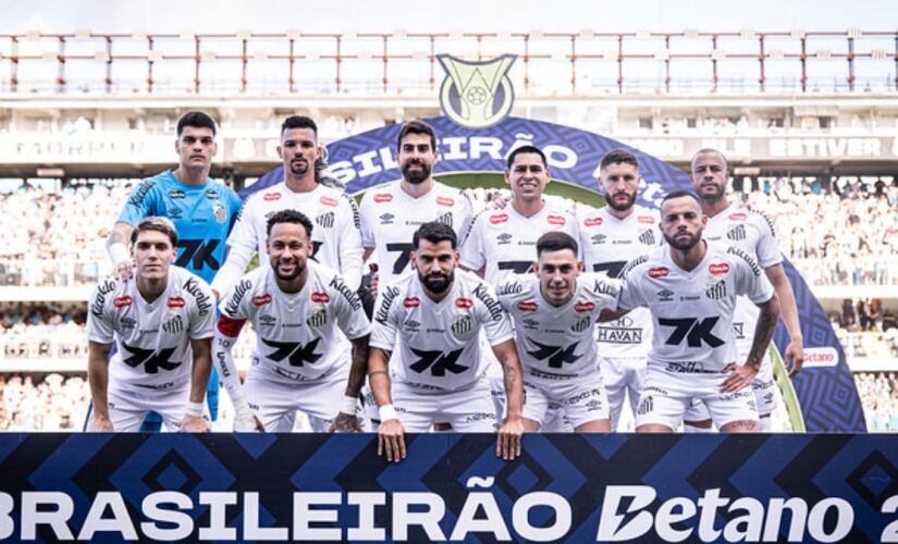 Santos e Atlético-MG se enfrentam, neste domingo, no Brasileirão Série A