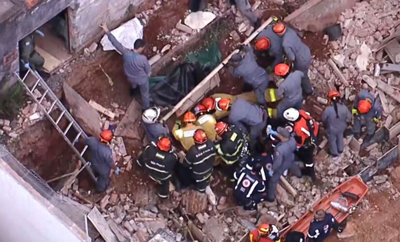 Segundo o Corpo de Bombeiros, cinco equipes foram deslocadas para resgatar o trabalhador