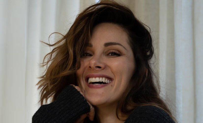 Stefania Spampinato é famosa por seu papel com Carina DeLuca na série
