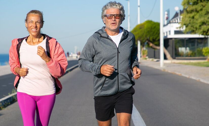 Caminhar na terceira idade pode ajudar a cuidar da saúde cardiovascular e perder gordura
