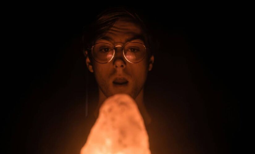 Cerca de quatro luminárias são vendidas ao mês através do e-commerce