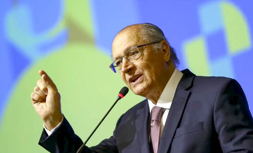 Além da venda de petróleo, Alckmin revelou que a estatal lançará 18 blocos offshore para exploração nas bacias de Santos e Campos em 2025