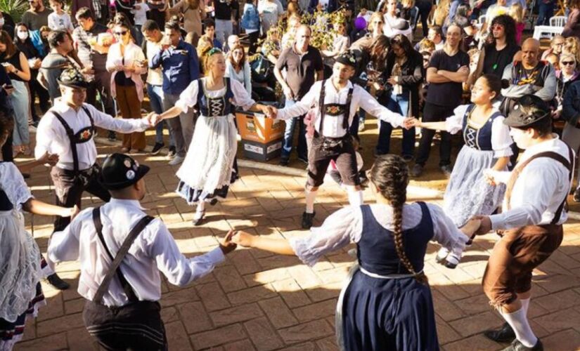 Festa é gratuita e celebra a tradição, música e gastronomia alemã