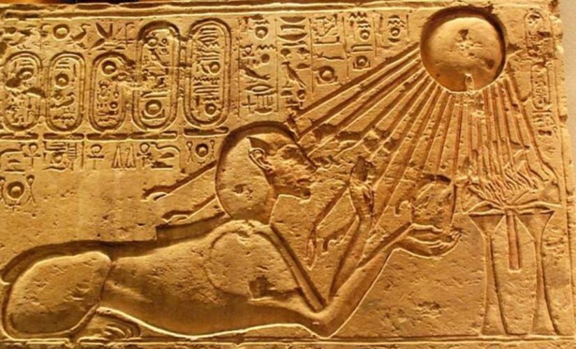 Erguida em meio ao deserto, Akhetaton foi projetada para ser o símbolo das reformas religiosas de Akhenaton. Em apenas vinte anos, porém, a cidade foi praticamente esvaziada.