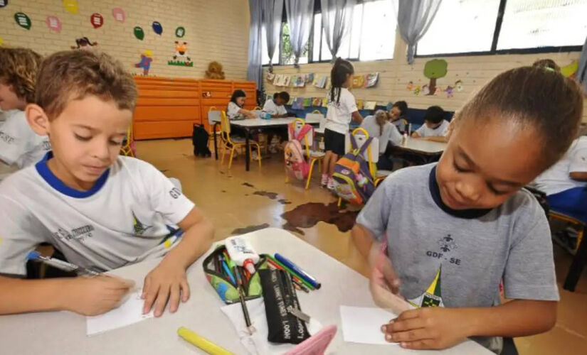 Descubra por que as 21 escolas públicas com nota máxima no Brasil estão localizadas em Alagoas, Ceará e Pernambuco