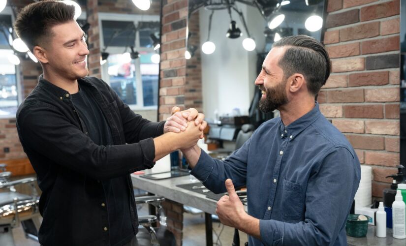 O estudo indica que a lealdade é construída rapidamente: bastam três visitas para que um cliente decida permanecer fiel.