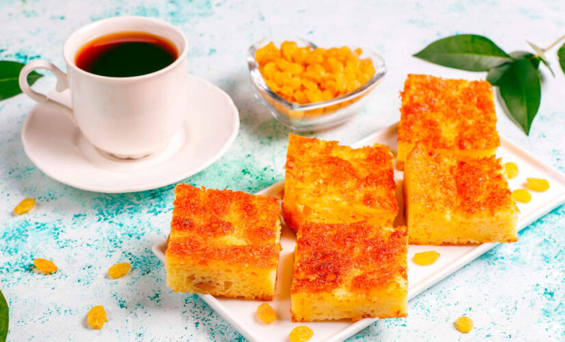 Aprenda a fazer um bolo de milho fofinho com pouco esforço